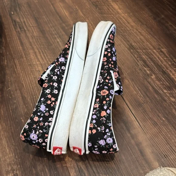 Vans purple and pink small flowers slip on shoes men’s 6.5 women’s 8 - Picture 6 of 6